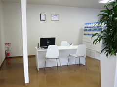 株式会社オートグローリー（ユーポス福重店）写真